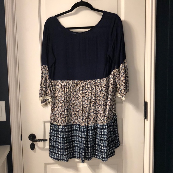 Fun floral dress - Picture 2 of 3